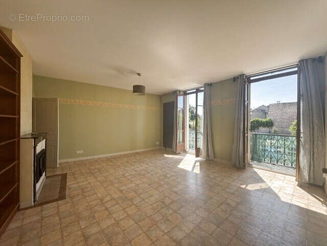 EXCLUSIVITE, AUTUN, plein centre ville, immeuble libre avec T2 en RDC, un T4, garage et cave! - photo 4