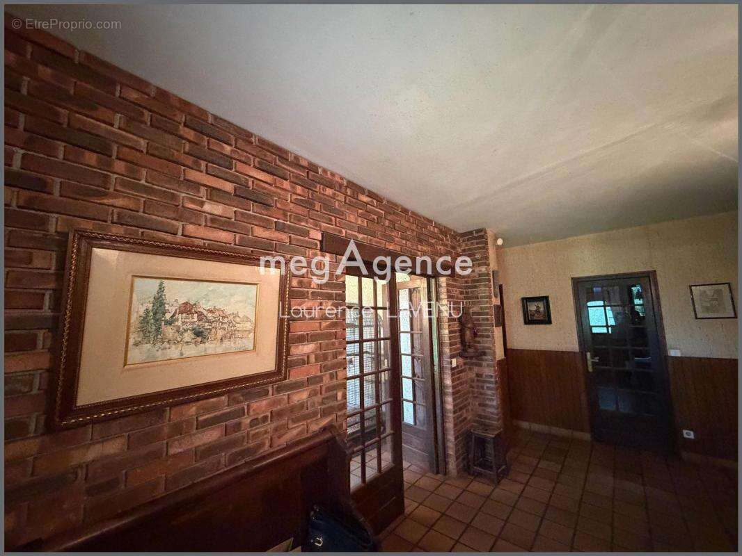 Maison avec le nécessaire en plain-pied avec plus de 2 hectares attenants - photo 3