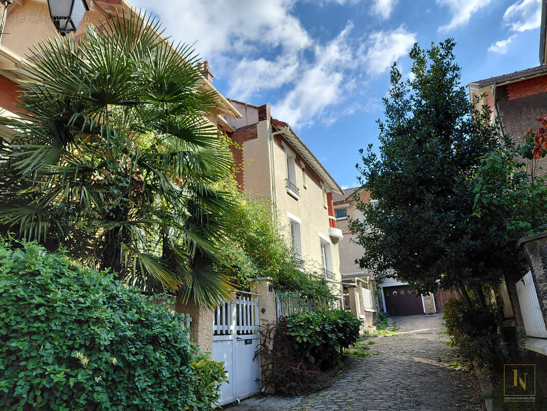 Maison à PARIS-19E