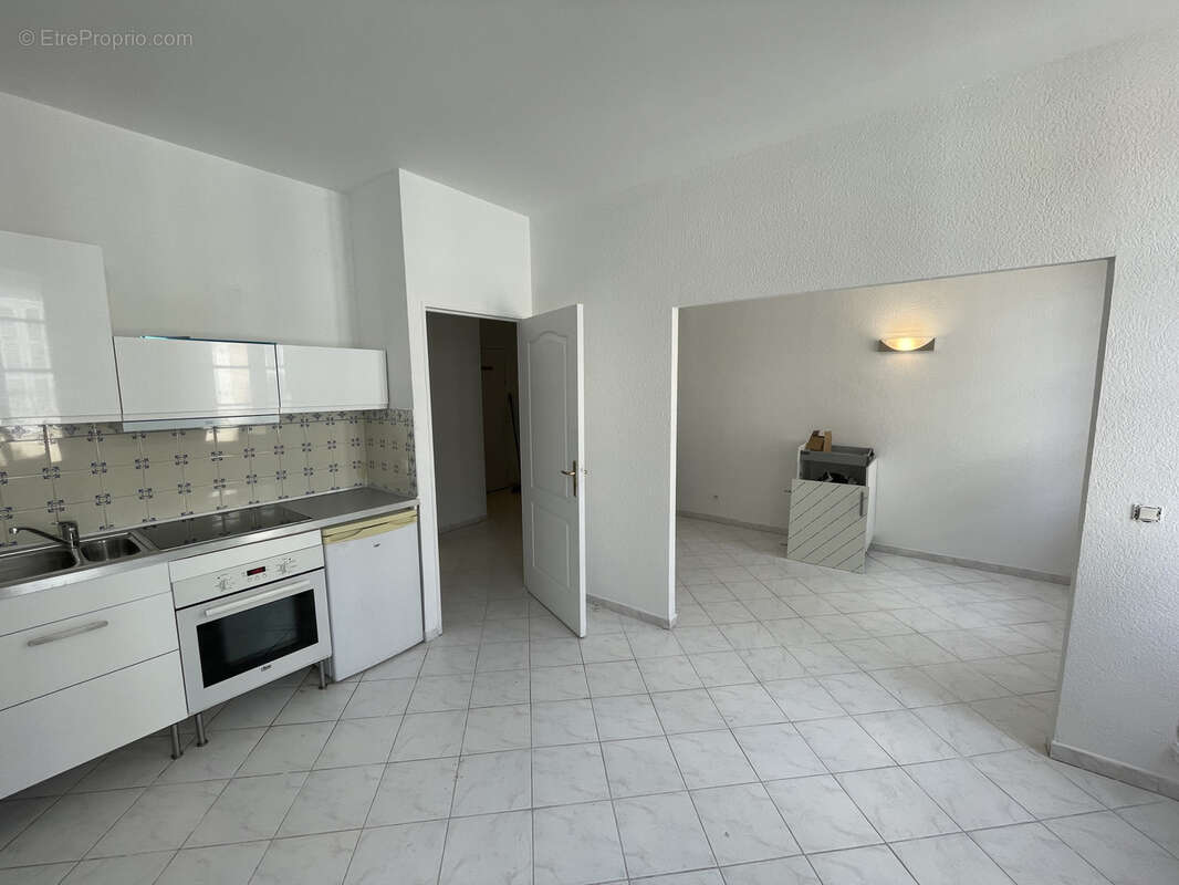 Appartement à MARSEILLE-1E