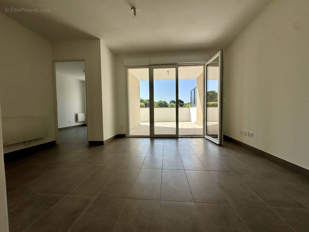 Appartement à LA LONDE-LES-MAURES