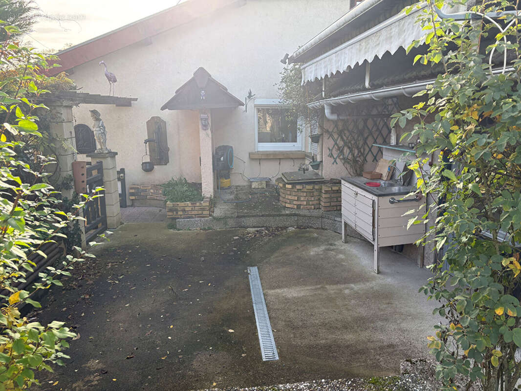 Maison à COURCELLES-CHAUSSY