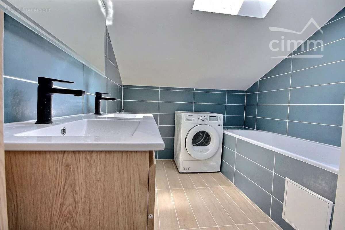 Appartement à SAINT-MARTIN-D'HERES
