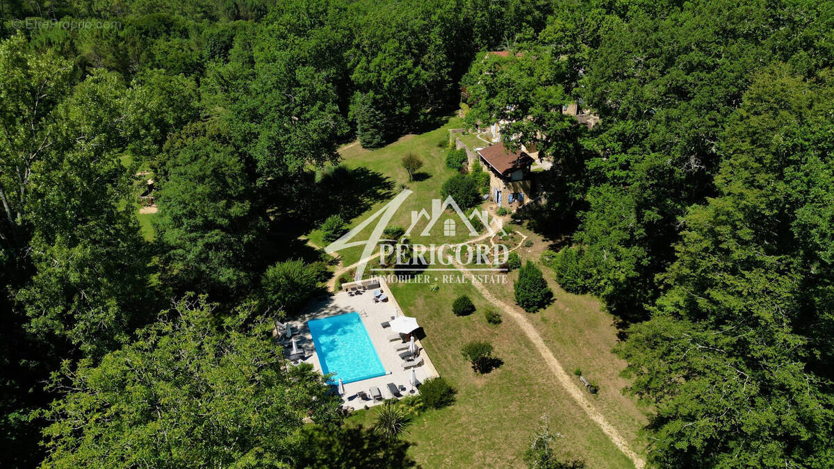 Maison à LE BUISSON-DE-CADOUIN