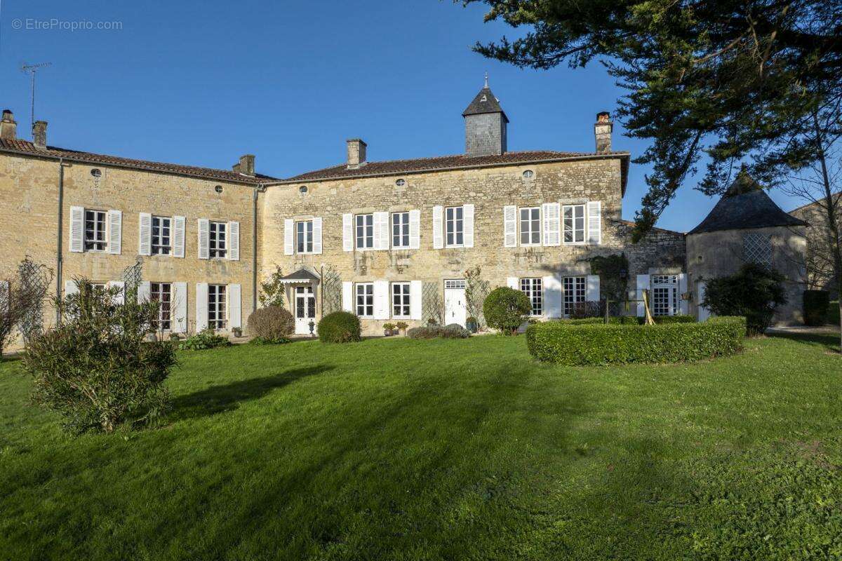 Maison à BEAUVOIR-SUR-NIORT