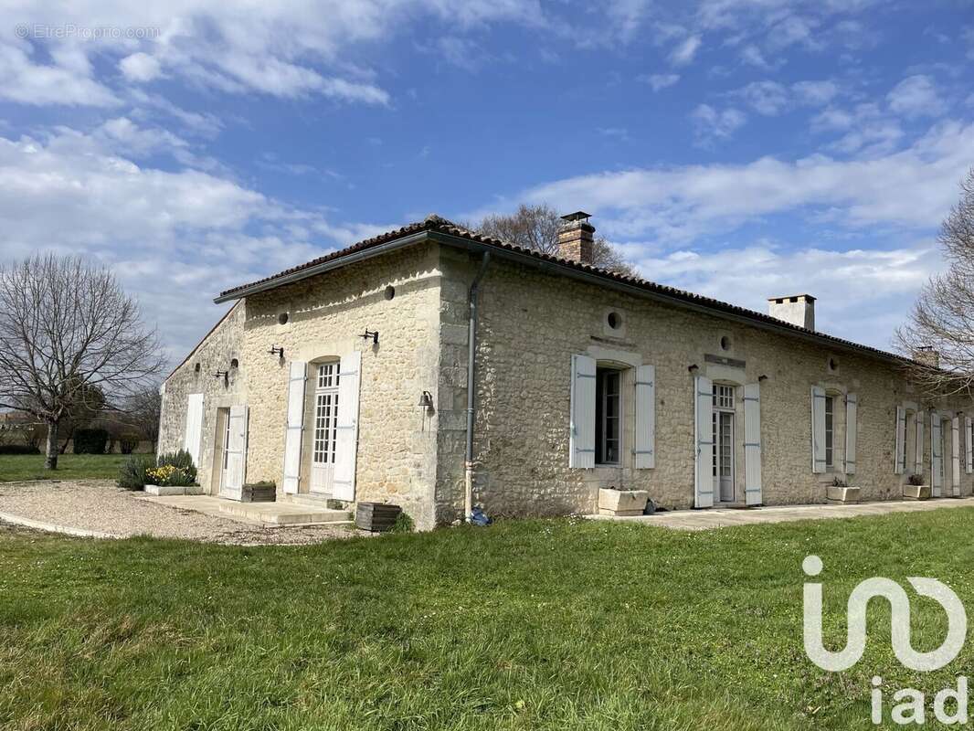 Photo 2 - Maison à CHEPNIERS