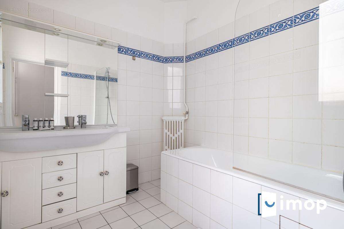 Appartement à PARIS-4E
