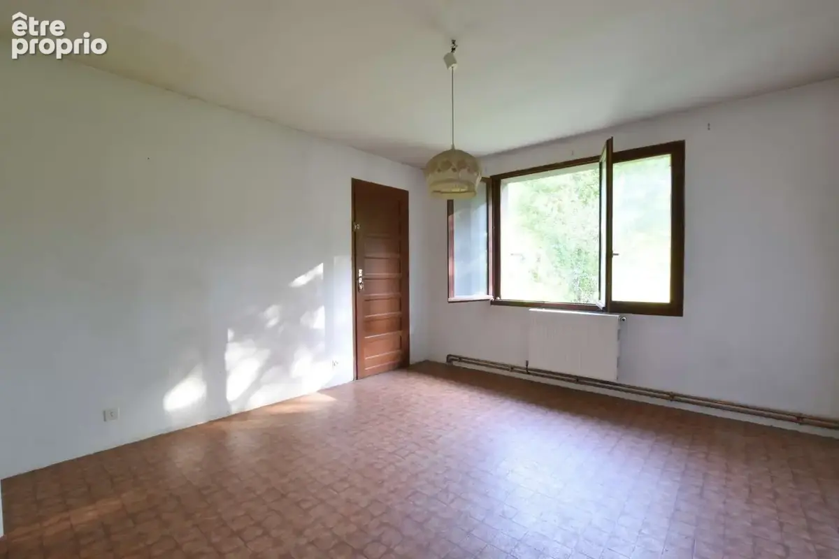 Maison dans quartier calme - grands volumes - photo 7