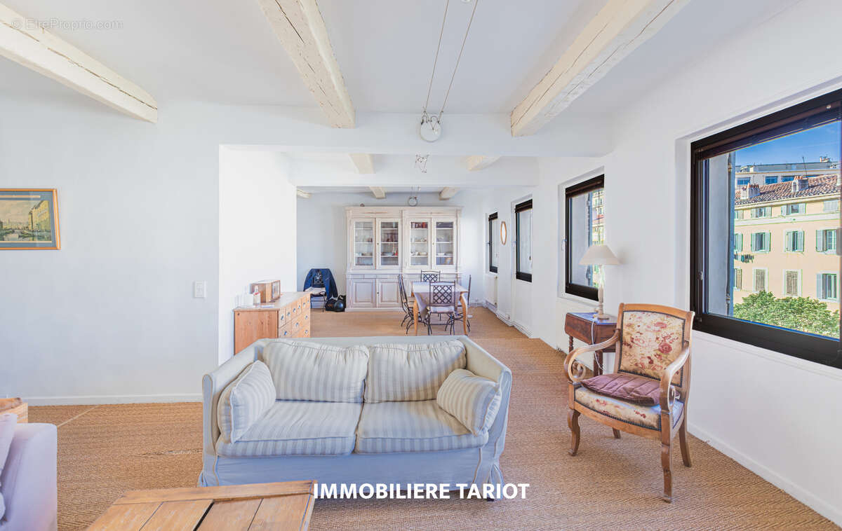 Appartement à MARSEILLE-1E