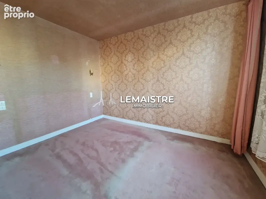 A vendre maison de ville - centre st-romain - 172 m² -  4 chambres - cour - dependance - photo 12