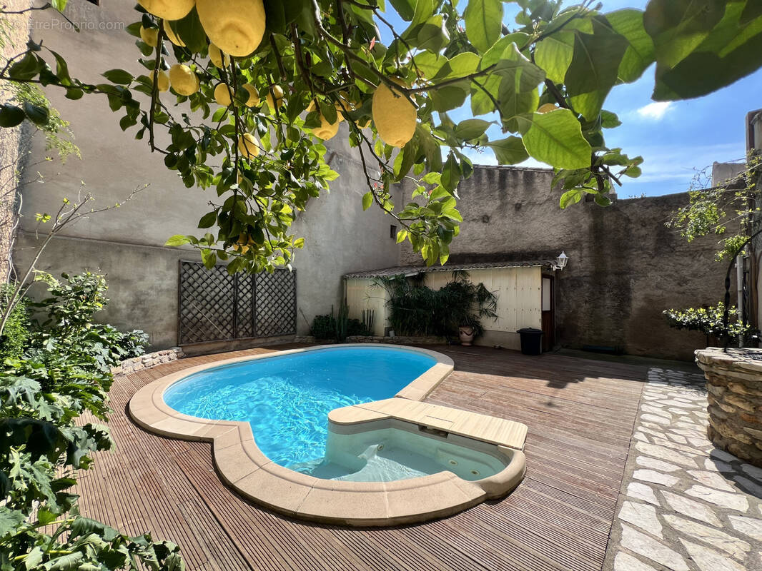 Maison à CRUZY