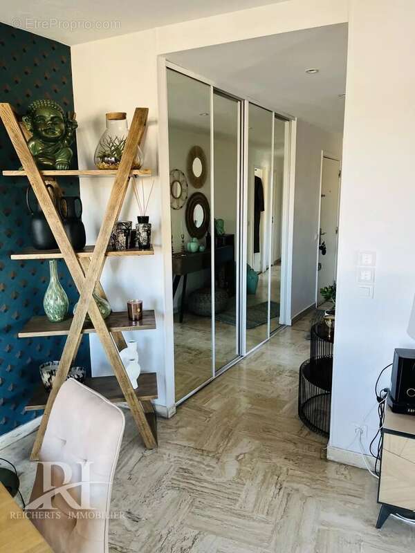 Appartement à MANDELIEU-LA-NAPOULE