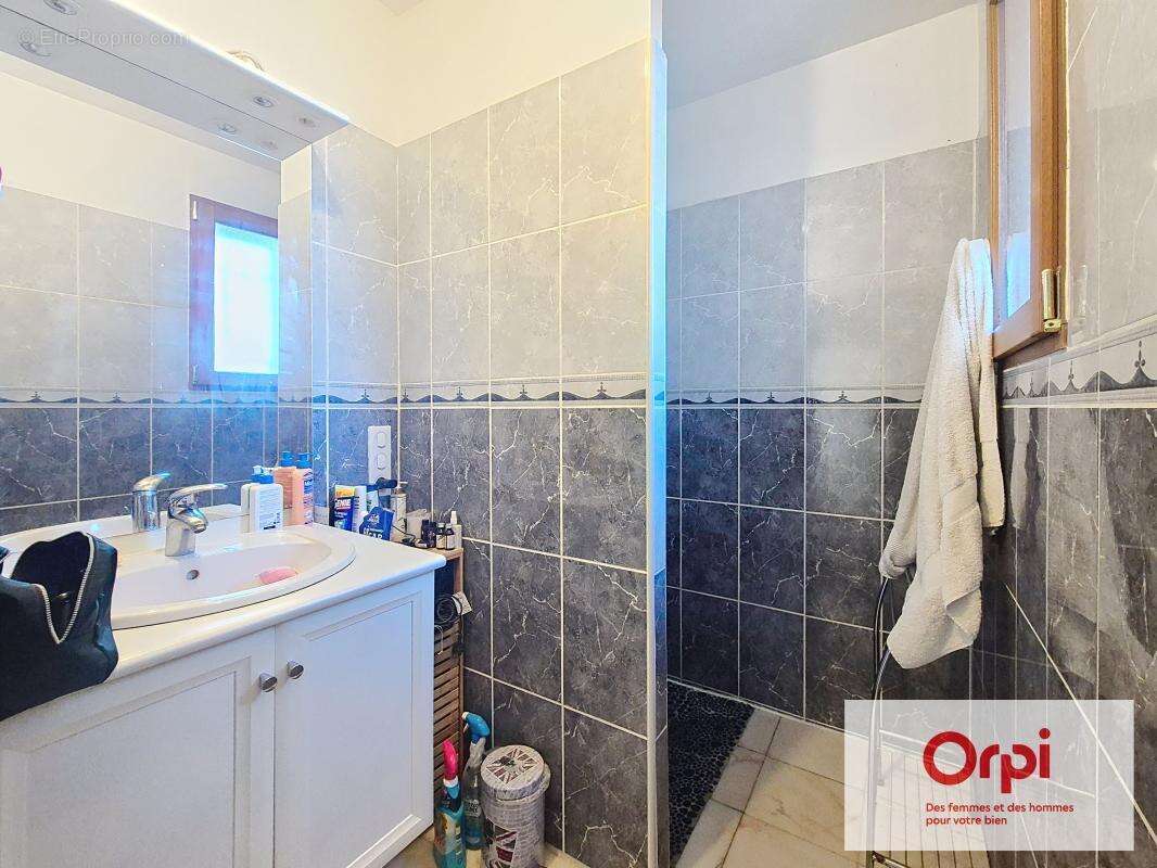 Maison à SAINT-GENIES