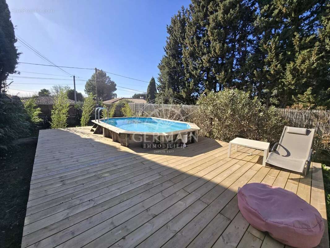 Maison à L'ISLE-SUR-LA-SORGUE