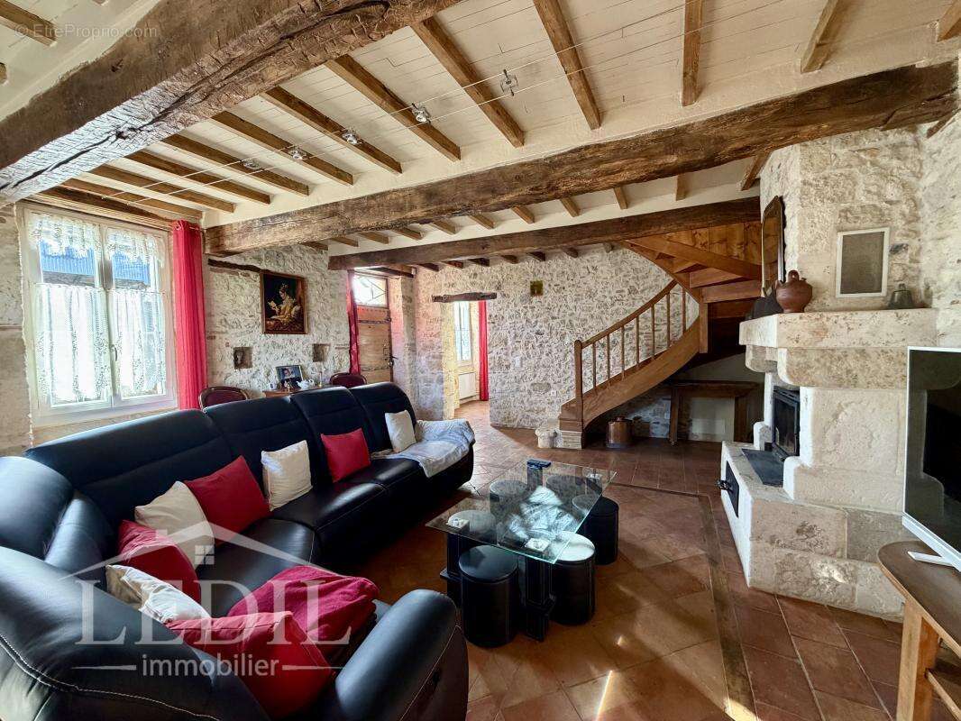 Maison à MAUVEZIN