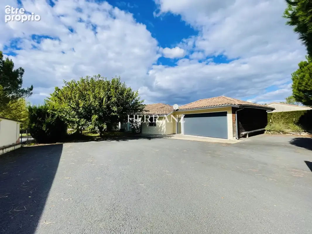 Maison familiale de plain-pied de 135 m2, 4 chambres, garage de 55 m2 et jardin de 2 000 m2 - photo 15