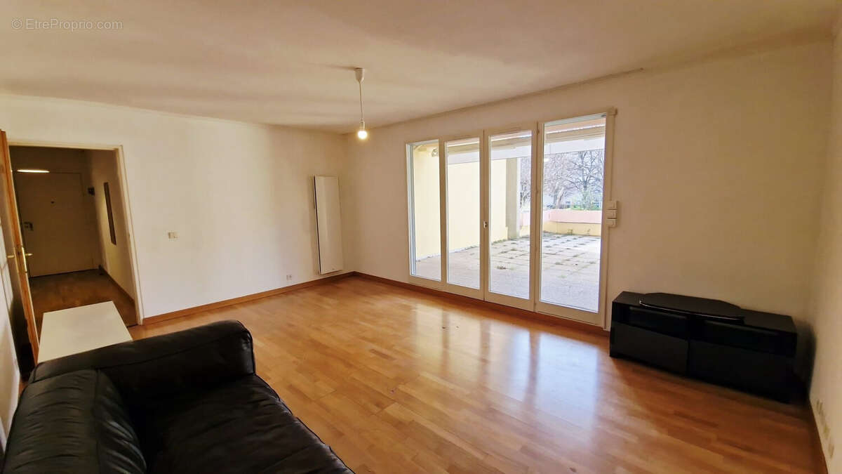 Appartement à SAINT-JULIEN-EN-GENEVOIS