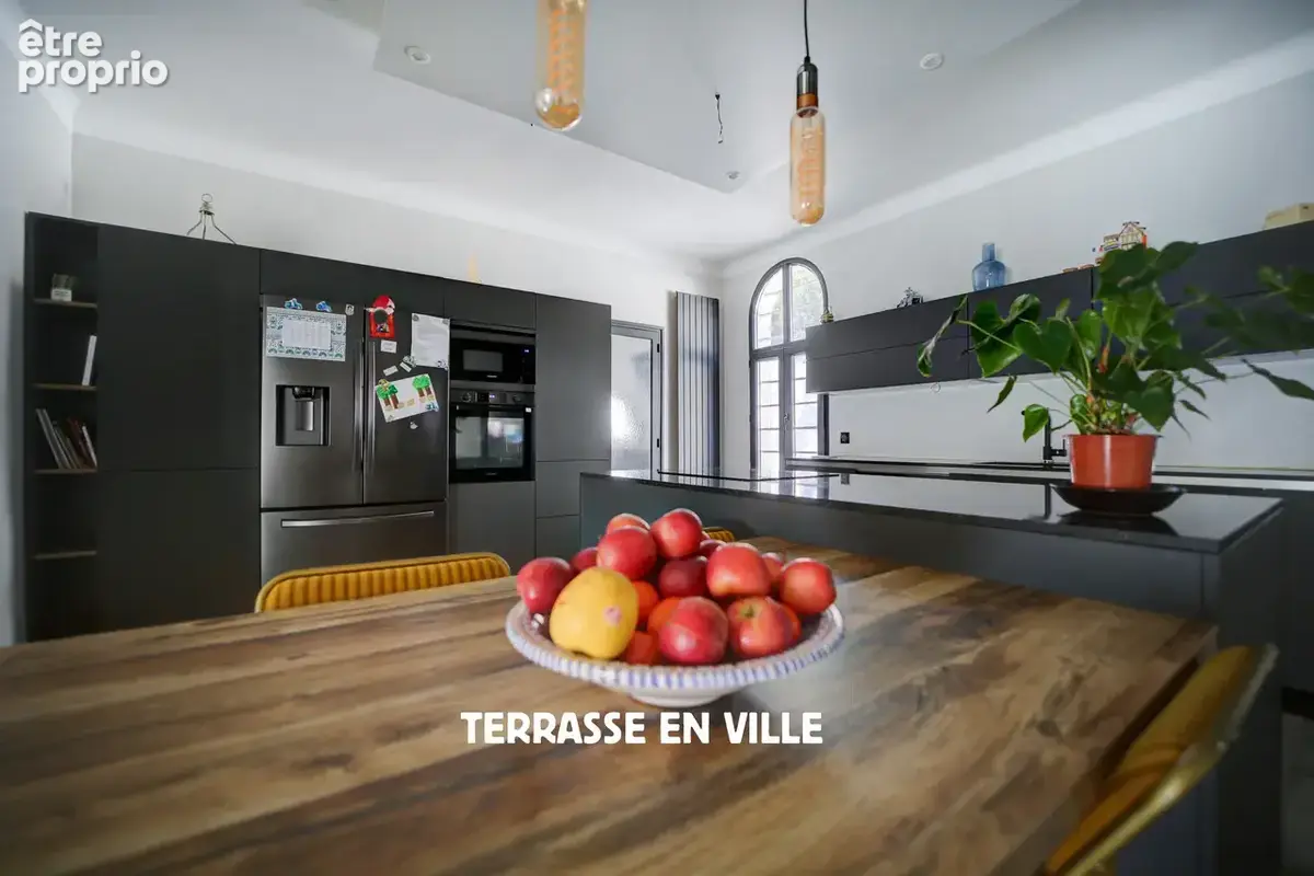 La ciotat - figuerolles - maison d'architecte t9 - 400m2 - jardin - 1000m2 - piscine - garages - 1870000€ - photo 3
