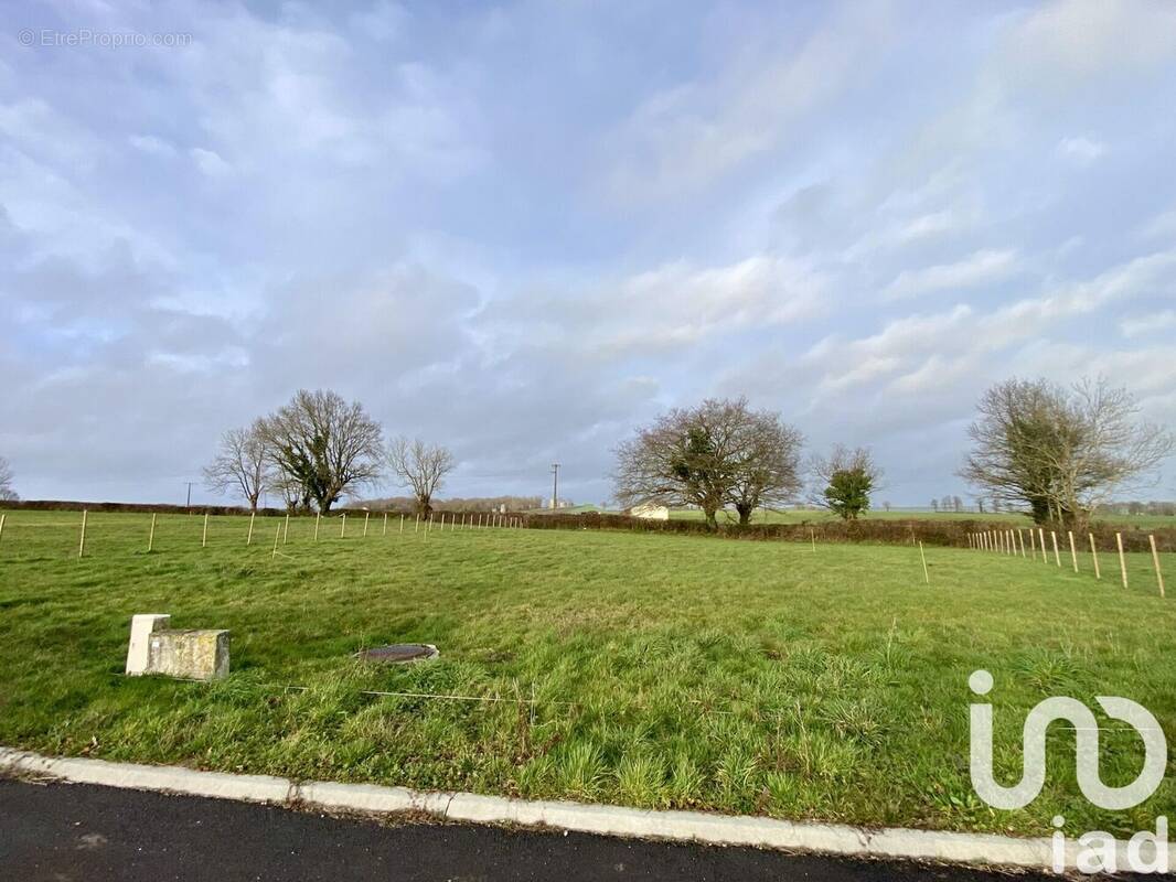 Photo 1 - Terrain à LOGE-FOUGEREUSE