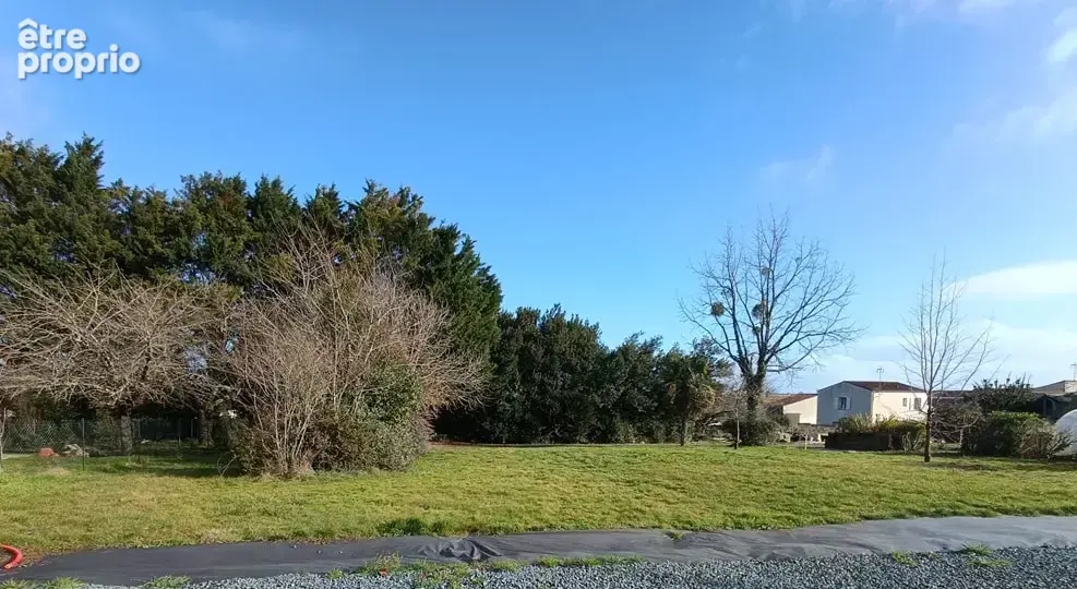 Terrain à MARENNES