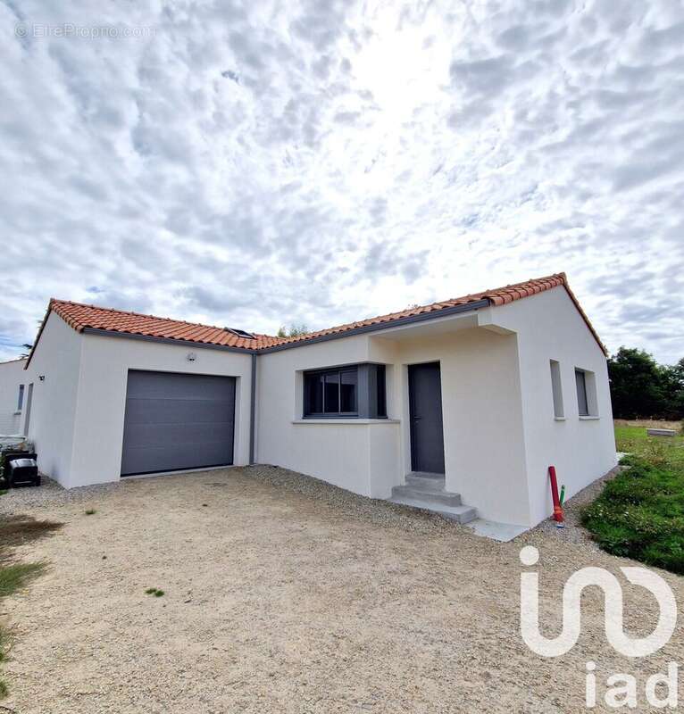 Photo 9 - Maison à LANDERONDE