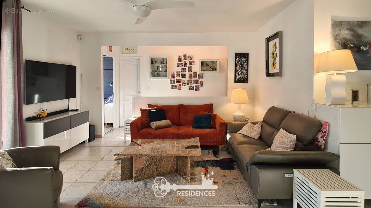 Maison à MONTAREN-ET-SAINT-MEDIERS