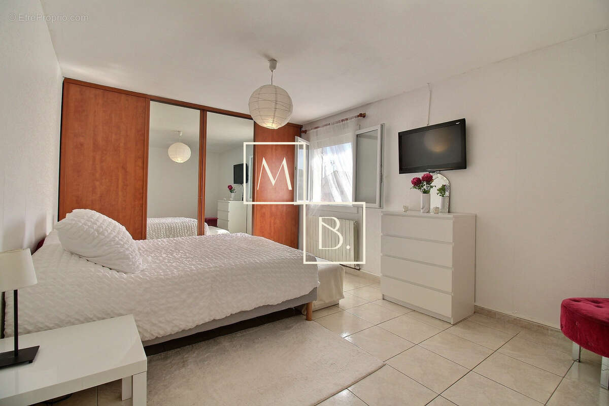 Montpellier Village, maison 6 pièces de 130m2 avec 4 grandes chambres, terrasse et piscine. - photo 11