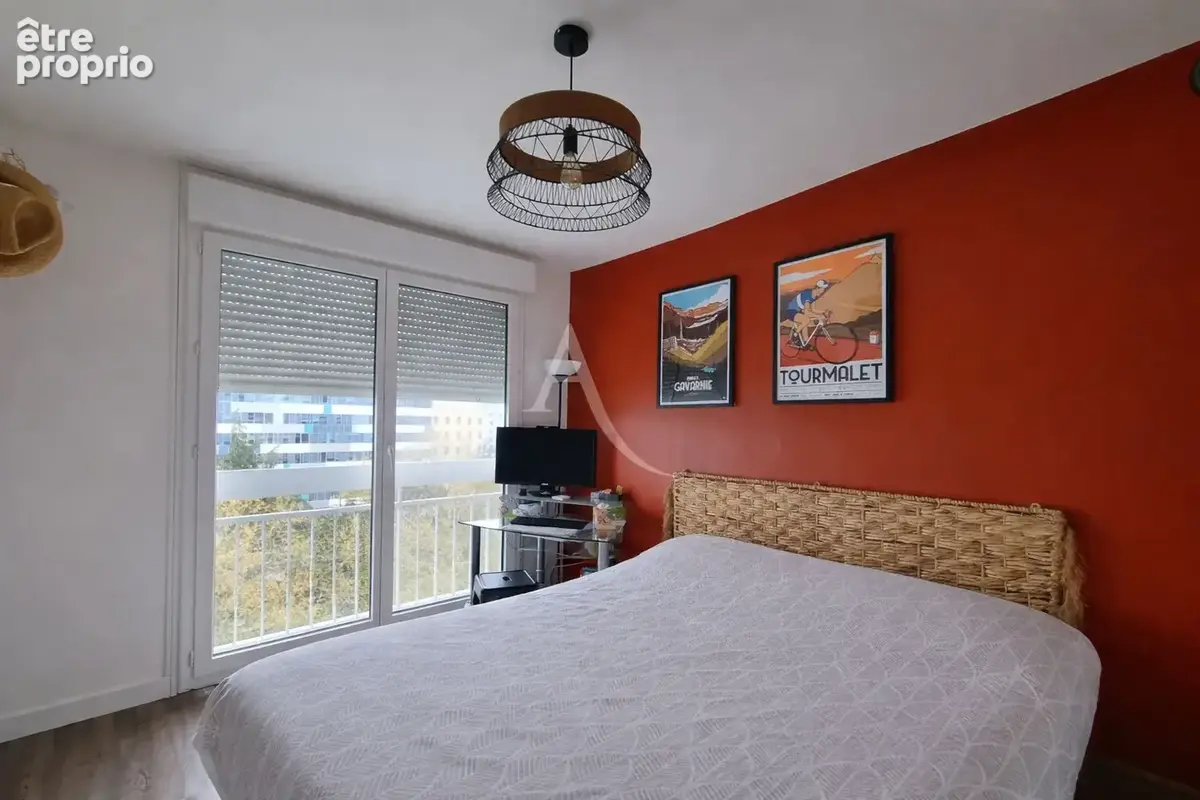 NANTES Île de Nantes Appartement rénové 3 pièce(s) 64m² - photo 5
