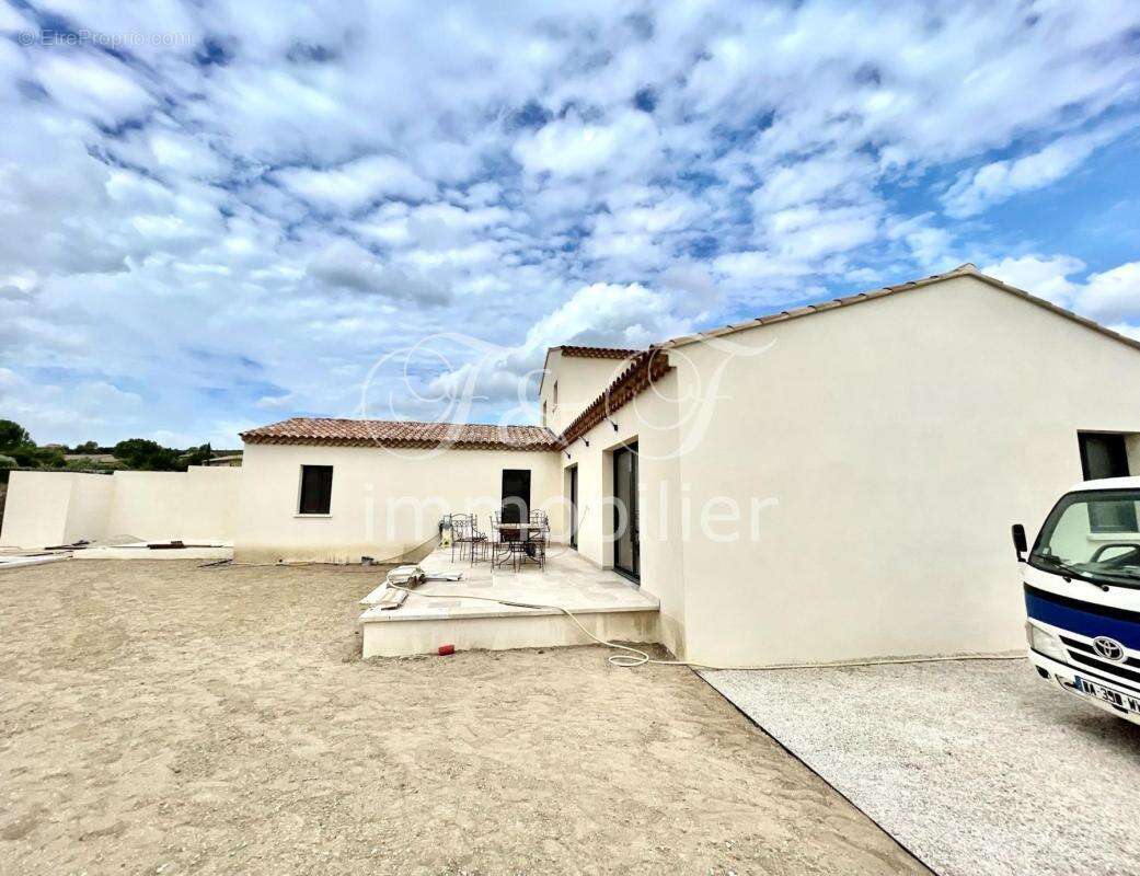 Maison à SAINT-SATURNIN-LES-APT