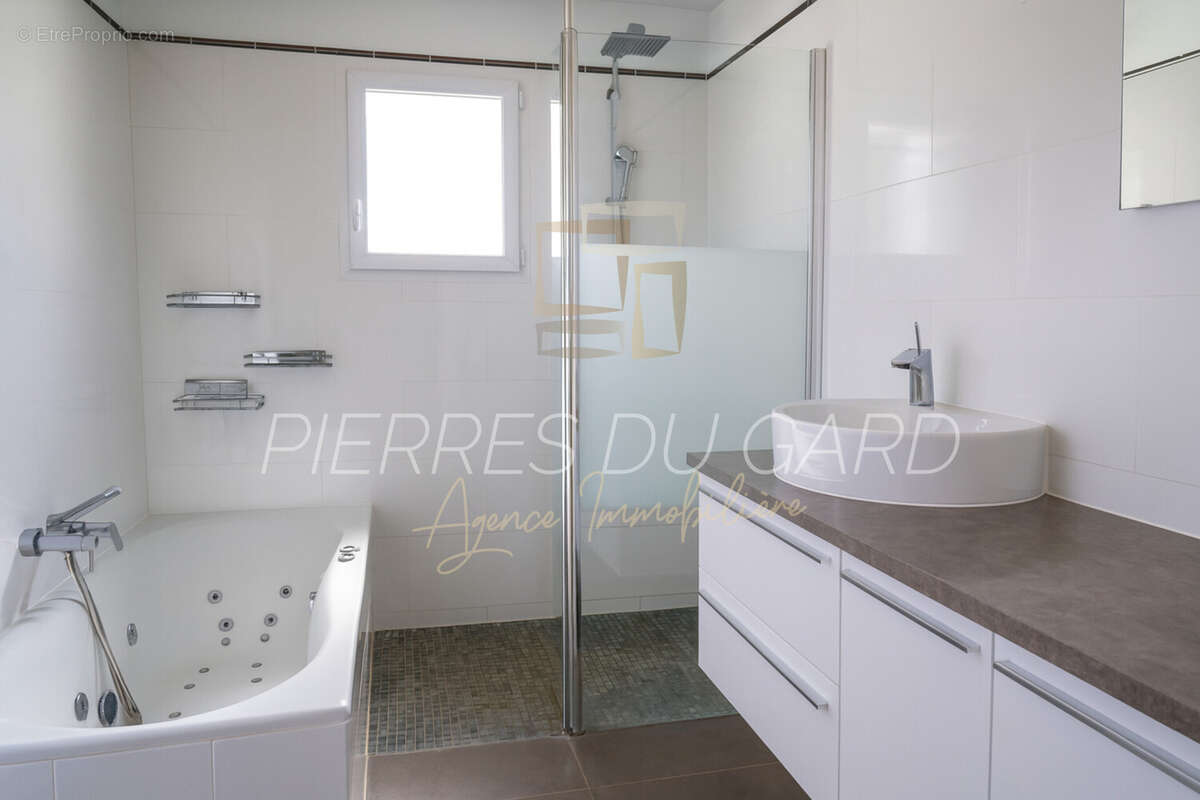 Maison à ROCHEFORT-DU-GARD