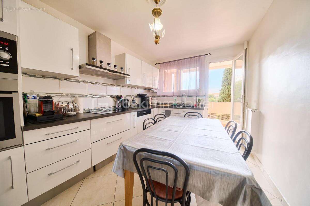 Grand T4 de 92 m², 3 chambres, Résidence sécurisée, Balcon, Aucun travaux - photo 2