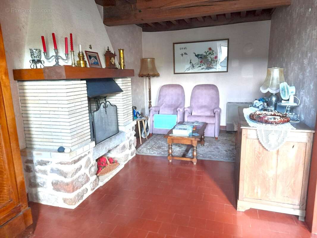 Maison à Cussy en Morvan  de 136 m2 - 8 pièces - diverses dépendances - terrain 1182 m2 - photo 6