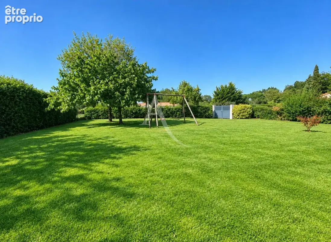 Terrain constructible bourg st philbert de grand lieu - environ 450 m2 - photo 2
