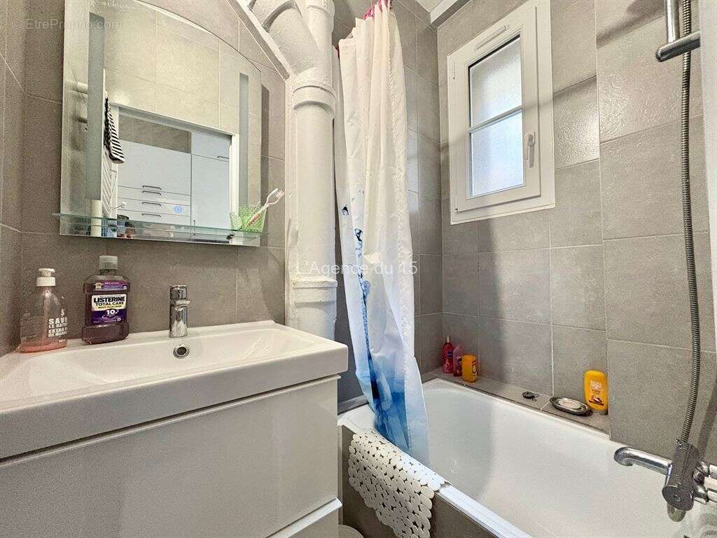 Appartement à PARIS-15E