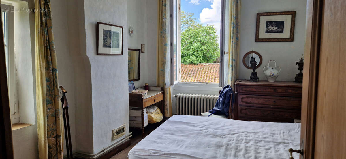 belle maison pierre carreaux de gironde cheminée parquets et jardin - photo 9
