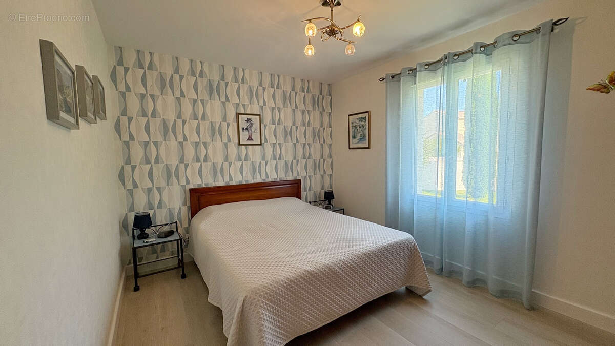 Maison à FRONTENAY-ROHAN-ROHAN