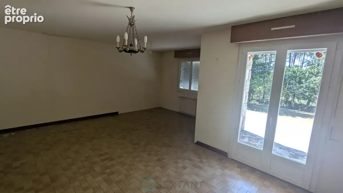 Maison familiale de 5 chambres à rénover  Sous-sol complet  Terrain de 8 291 m²  À 1,6 km de la Petite Mer de Gâvres - photo 7