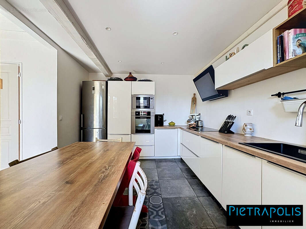Maison 175 m² à Soucieu-En-Jarrest  - photo 8