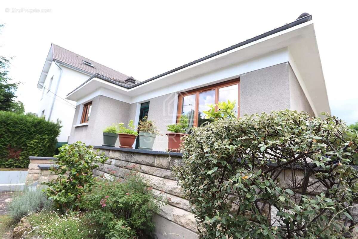 Maison à CHAMPS-SUR-MARNE
