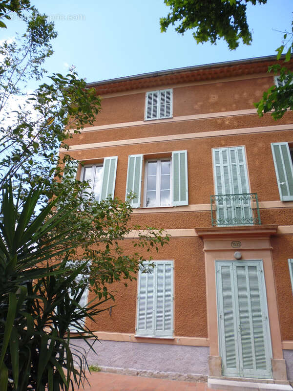 Rare - appart 122 m2 + cour/terrasse + garage 30 m2 - photo 15