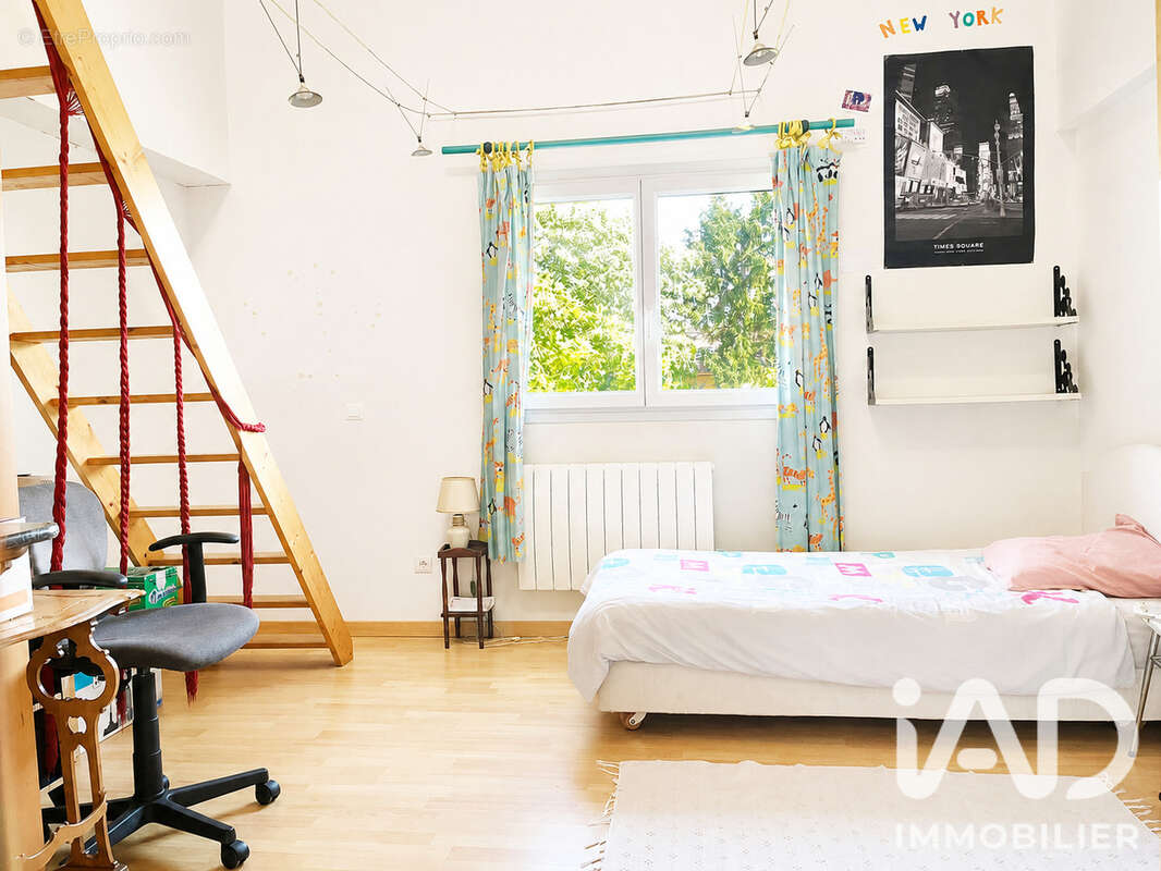 Maison 175 m² à Chaville  - photo 6