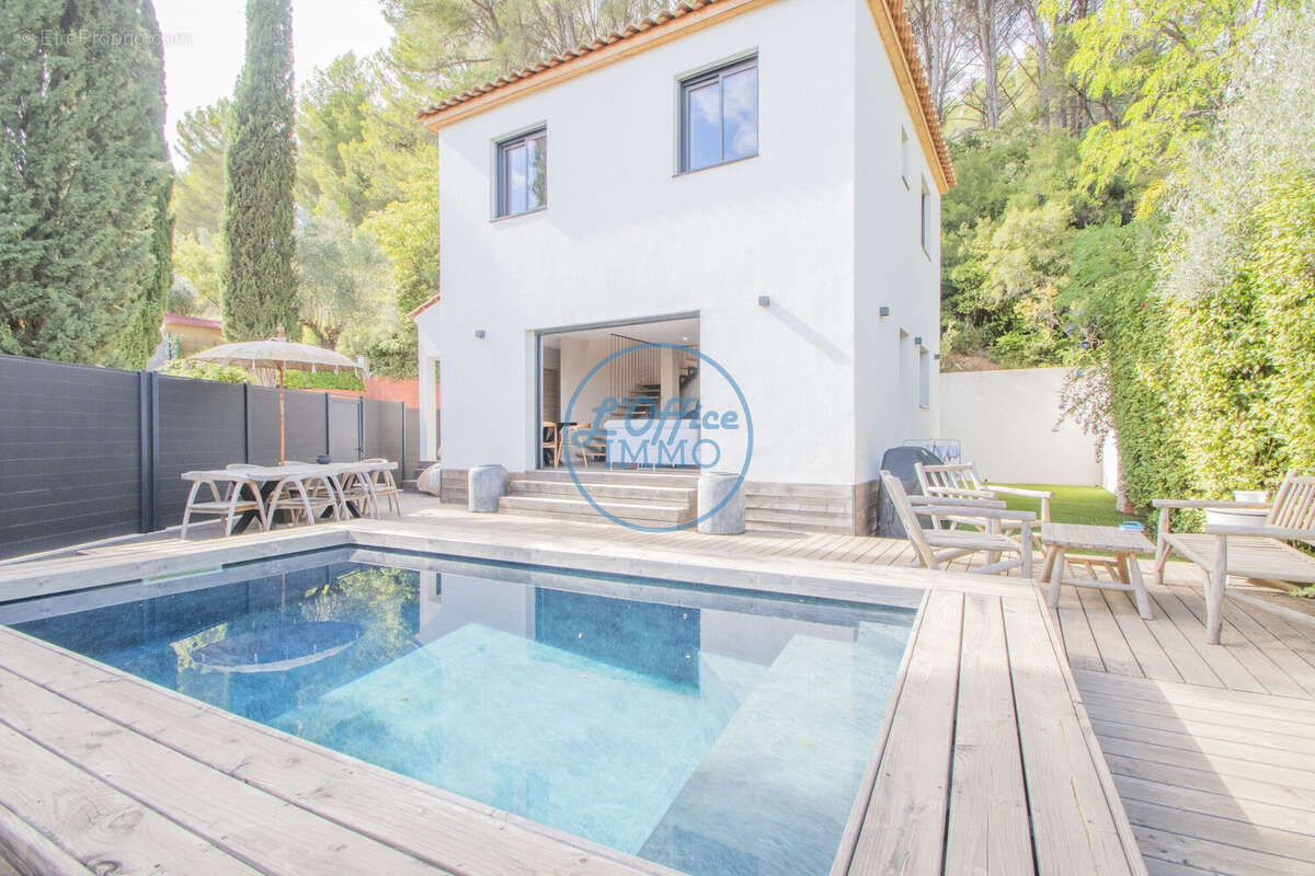 Maison à SOLLIES-PONT