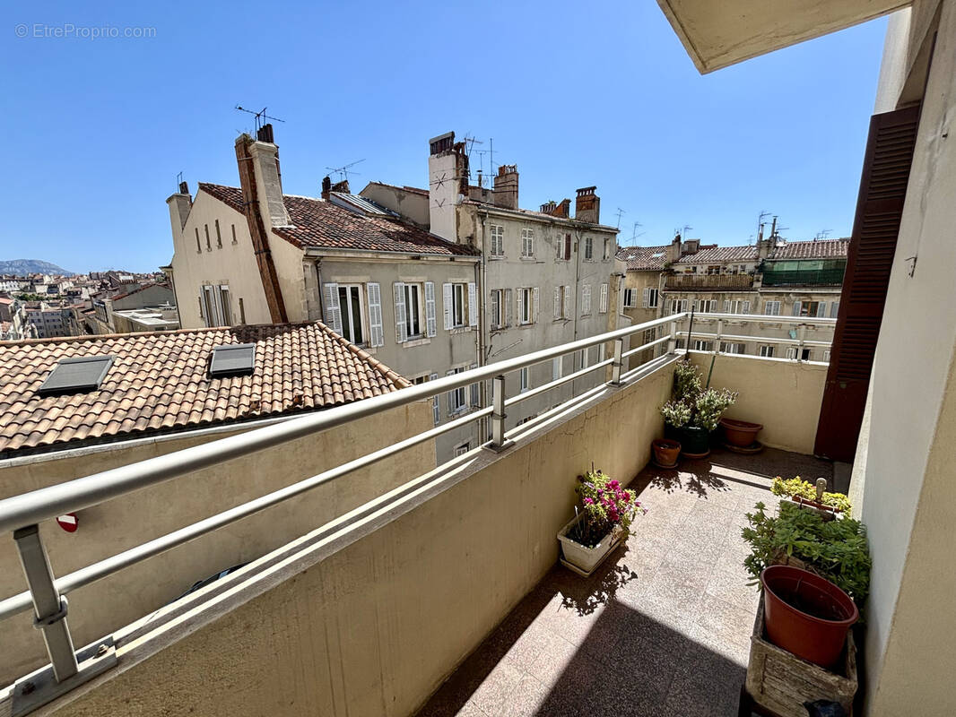 Appartement à MARSEILLE-1E