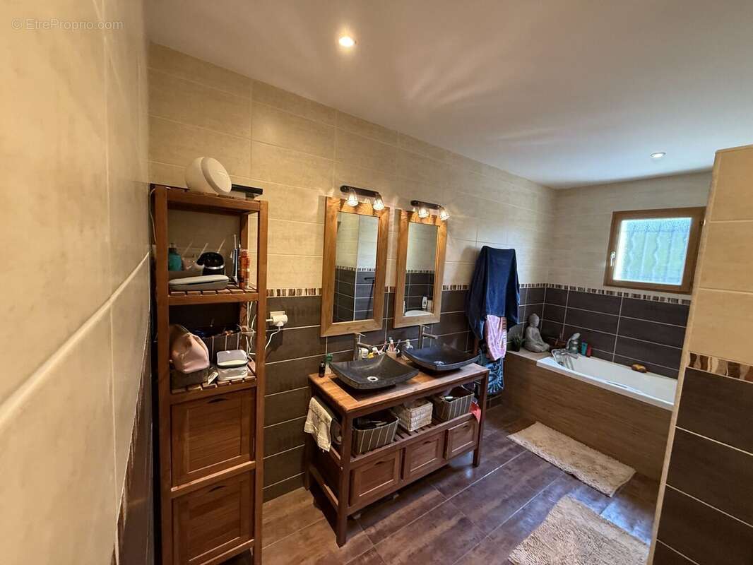 Maison à CHARVIEU-CHAVAGNEUX