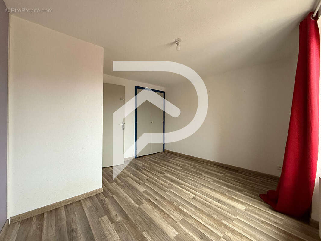 Maison à DECAZEVILLE