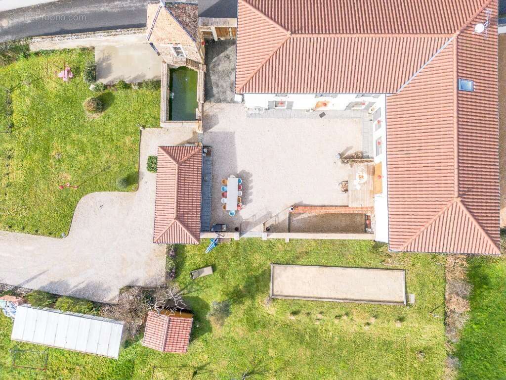 Maison à LE PERREON