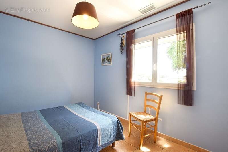 Villa familiale avec piscine et garage - photo 6