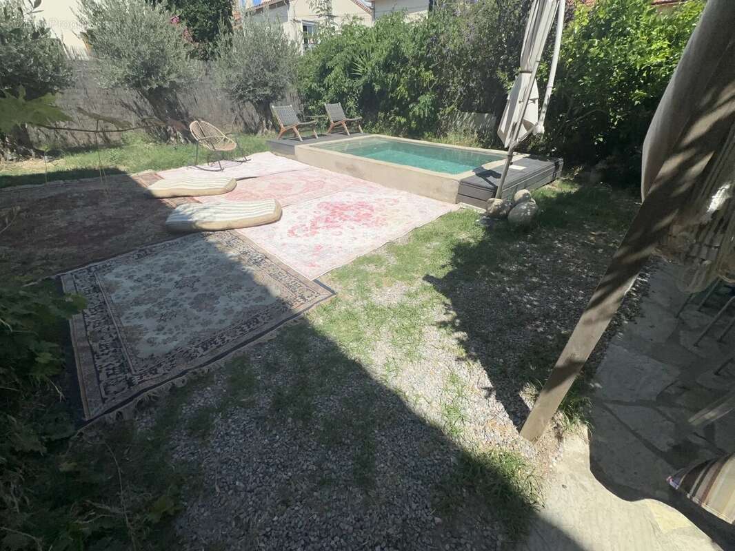 Mas en centre ville à Perpignan, jardin luxuriant, piscine, garage. - photo 26