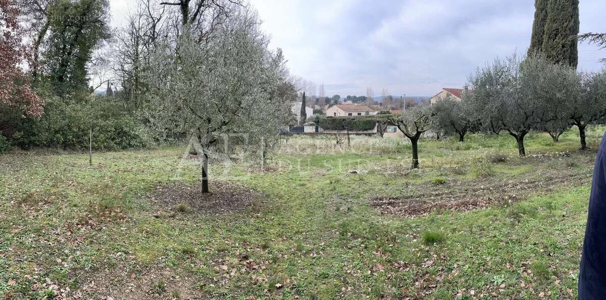 Terrain à AIX-EN-PROVENCE