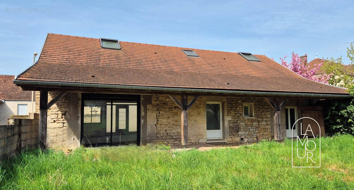 Maison à BEIRE-LE-CHATEL